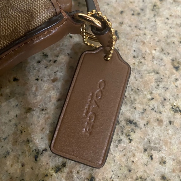 Coach crossbody bag. - Picture 4 of 4